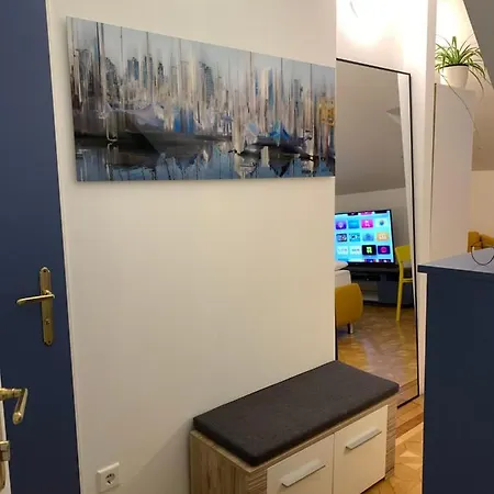 Appartement Small But Charming-yellow *