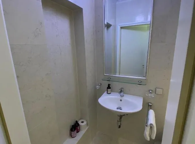 Small But Charming-yellow * Баден