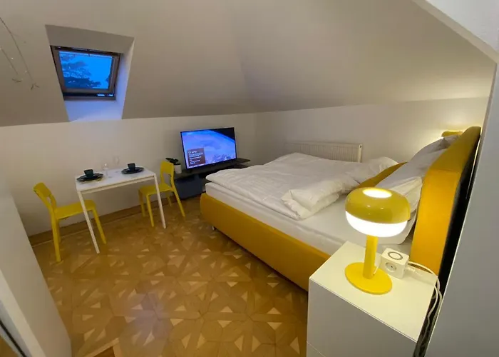 Апартаменты Small But Charming-yellow